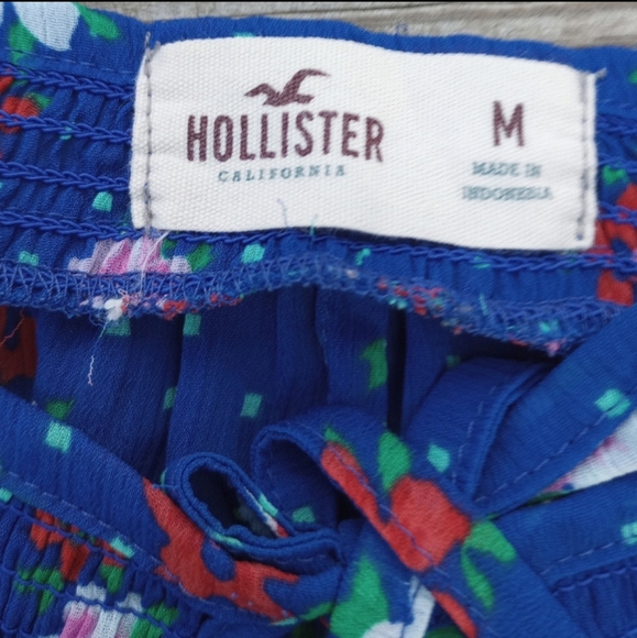 Size Medium Blue Hollister Blue Flower Blouse - Picture 2 of 11